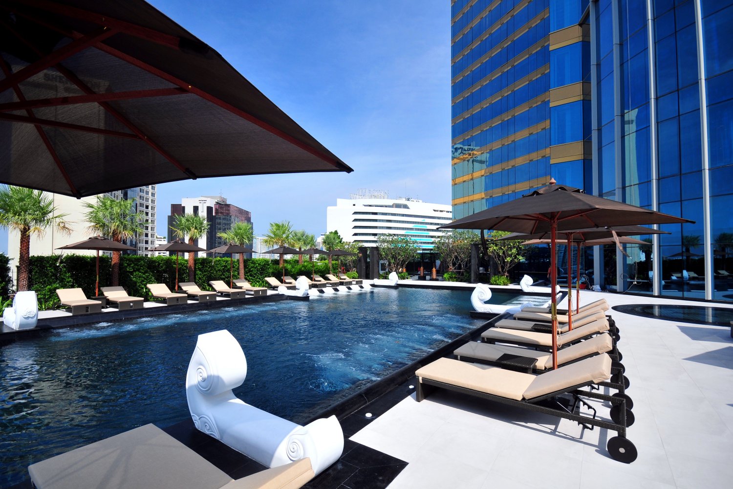 Outdoor swimming pool in Sukhumvit Luxury 5 Star Hotel
